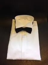 Chemise en coton Piqué avec col cassé.